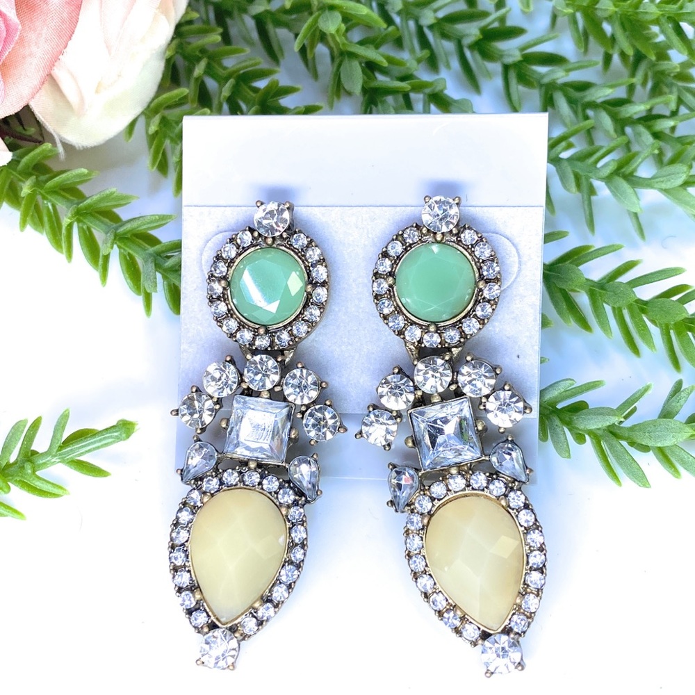 🌹🌹 mint beige earrings